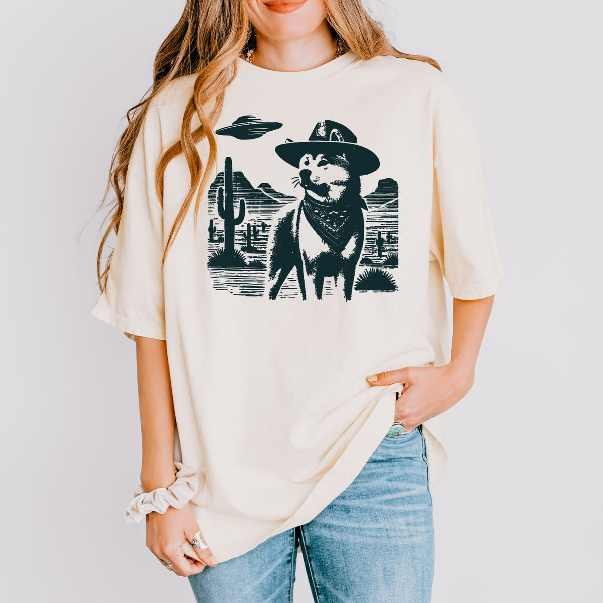 Akita Inu Western UFO t-shirt