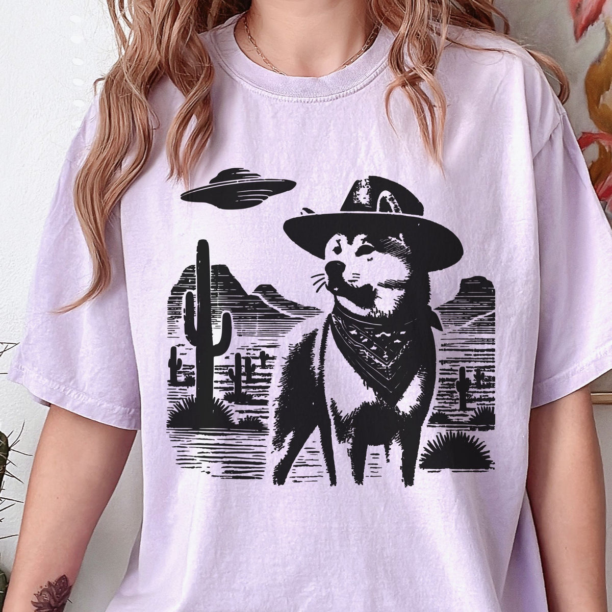 Akita Inu Western UFO t-shirt
