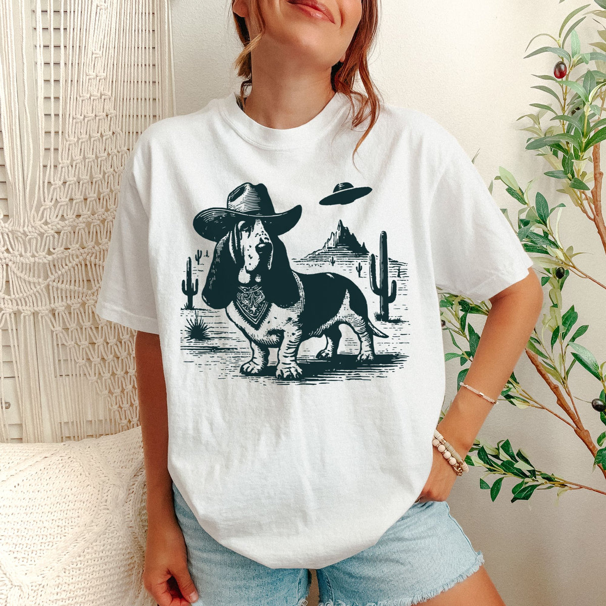 Basset Hound Western UFO t-shirt