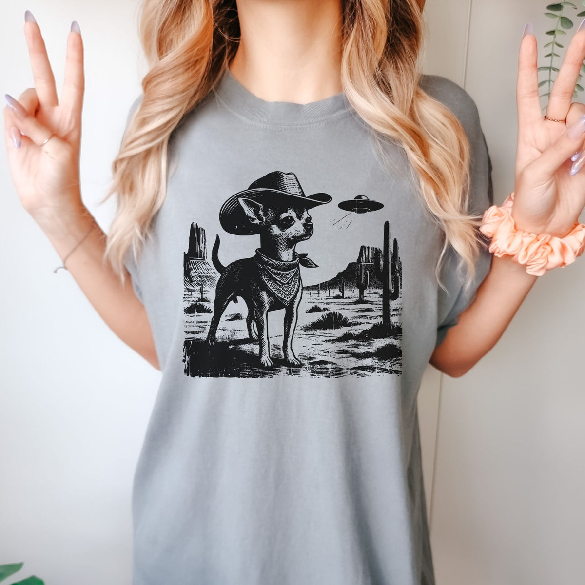 Chihuahua Western UFO t-shirt