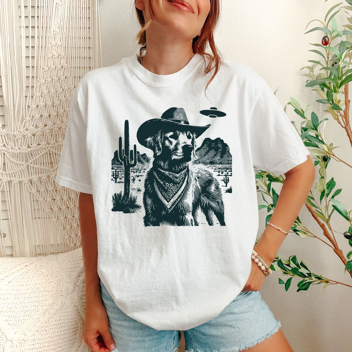 Golden Retriever Western UFO t-shirt