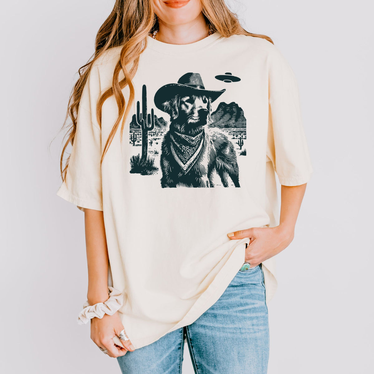 Golden Retriever Western UFO t-shirt