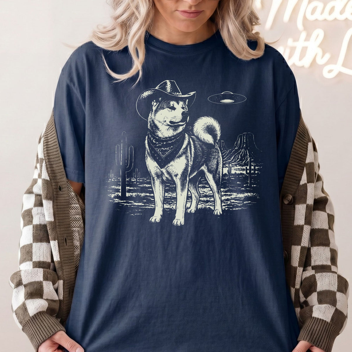 Akita Inu Western UFO t-shirt