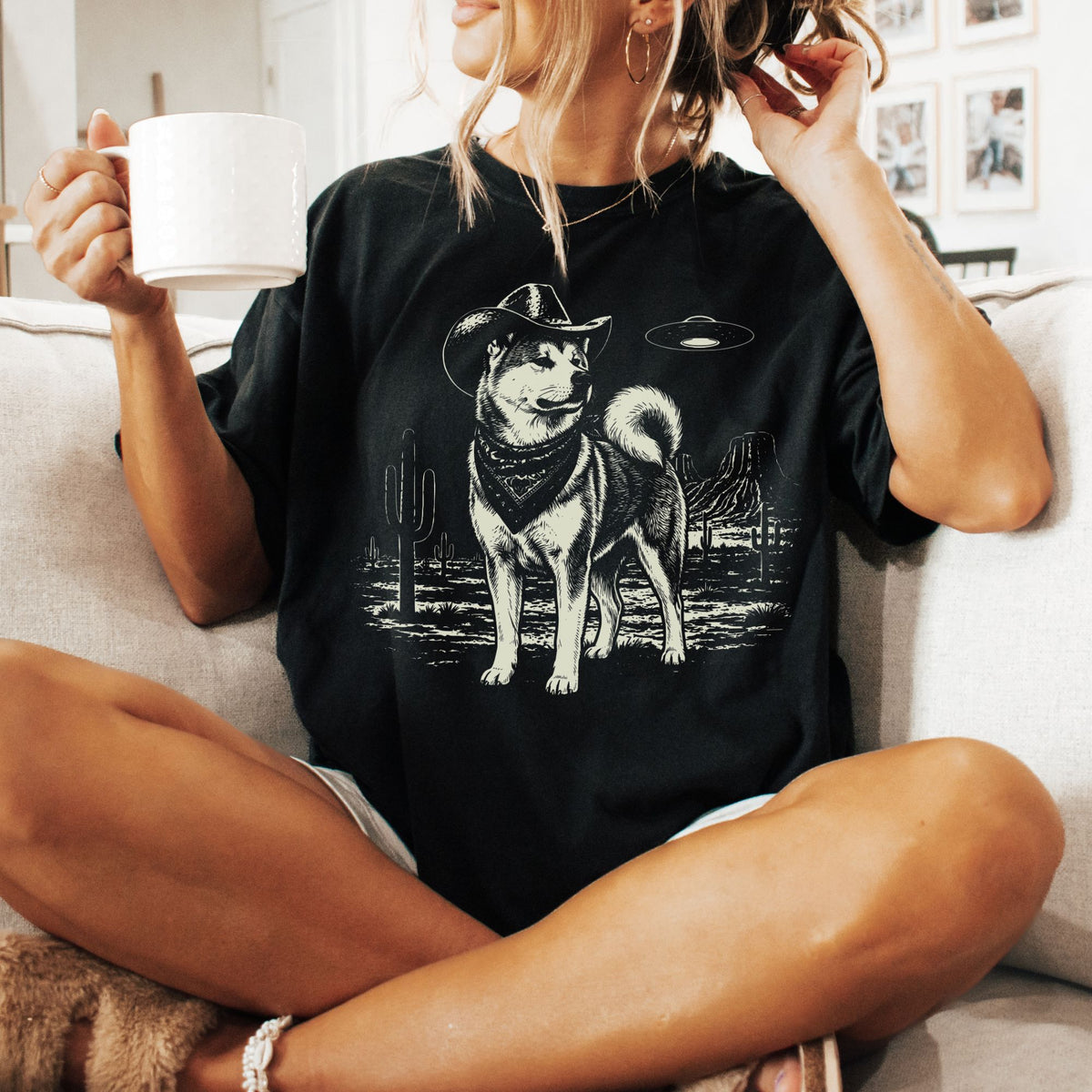 Akita Inu Western UFO t-shirt