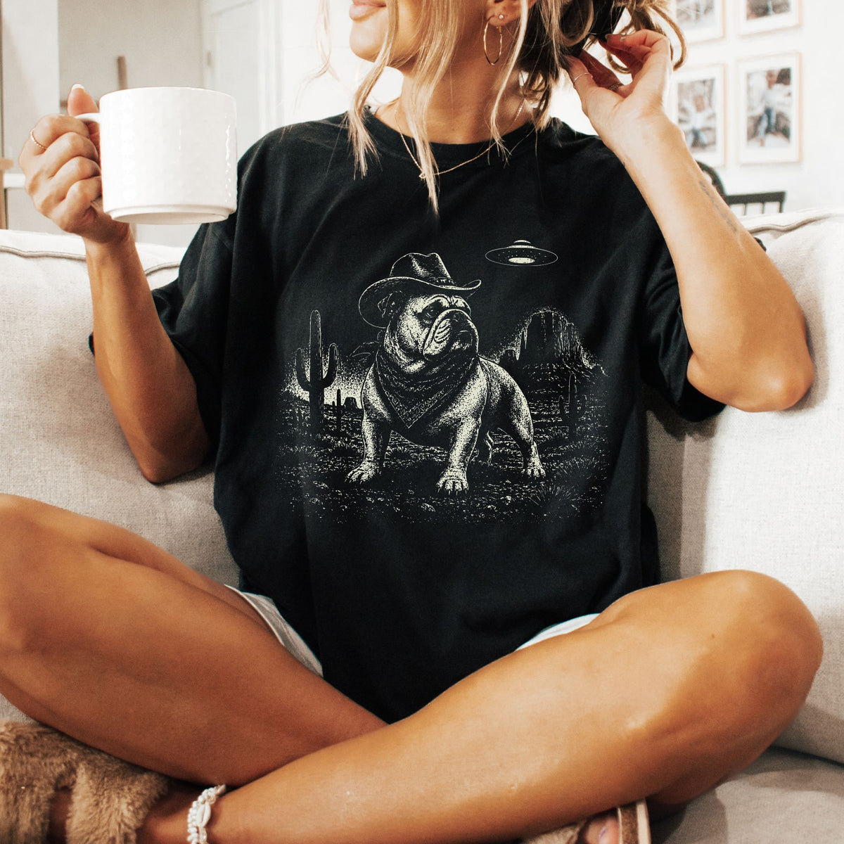 English Bulldog Western UFO t-shirt