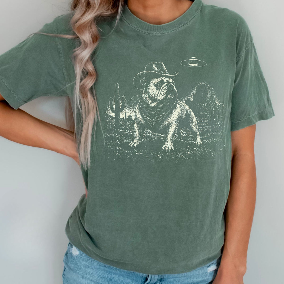 English Bulldog Western UFO t-shirt