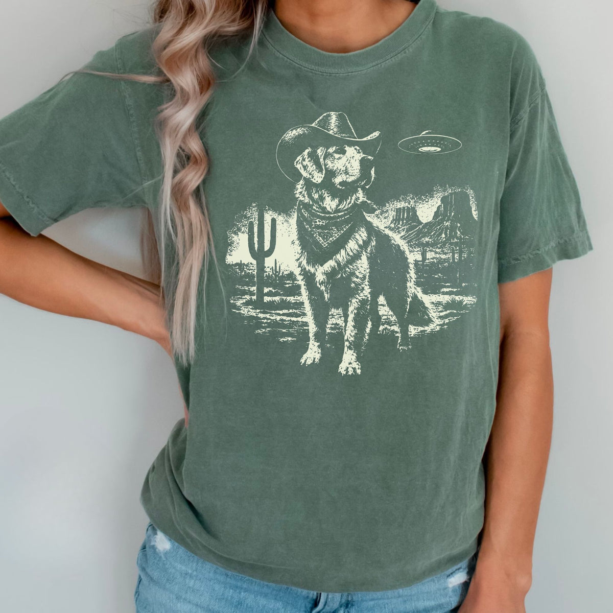 Golden Retriever Western UFO t-shirt