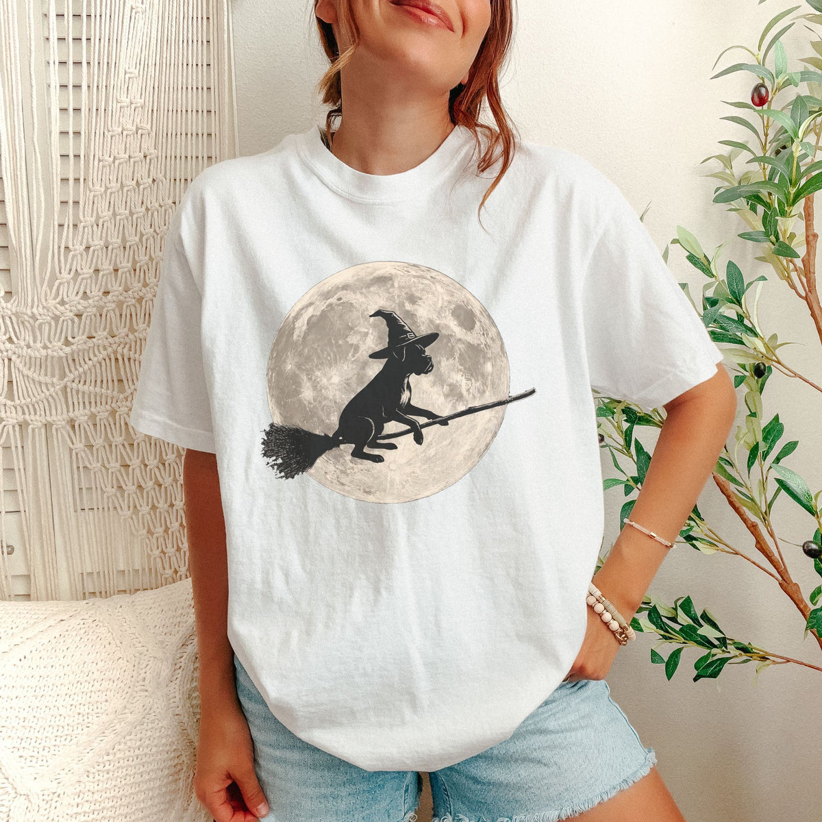 Boxer moon witch t-shirt