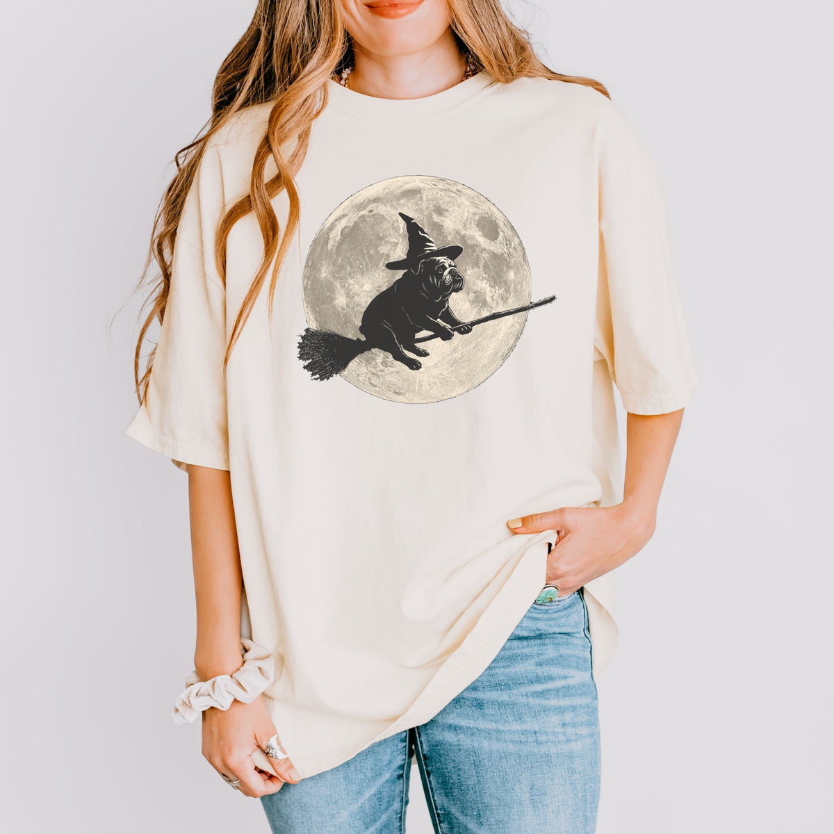 English Bulldog moon witch t-shirt