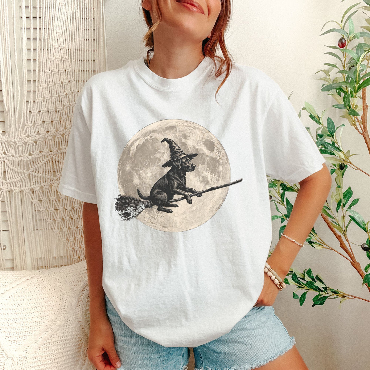 Labrador Retriever moon witch t-shirt