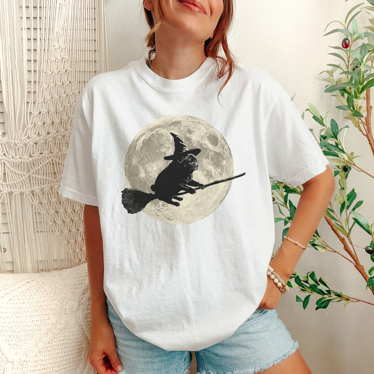 Pug moon witch t-shirt